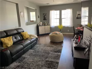 Photo #4: 2326331 Listing