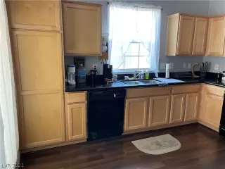 Photo #6: 2326331 Listing