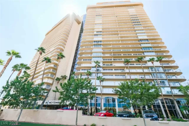 MLS: 2326362 Condo For Sale