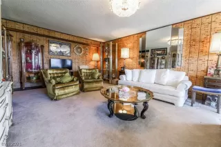 Photo #6: 2326362 Listing