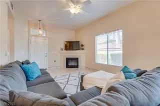 Photo #6: 2326363 Listing