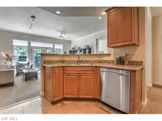 Photo #3: 2326368 Listing