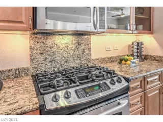 Photo #4: 2326368 Listing