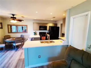 Photo #2: 2326388 Listing 