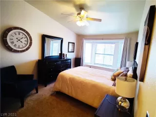 Photo #4: 2326388 Listing 