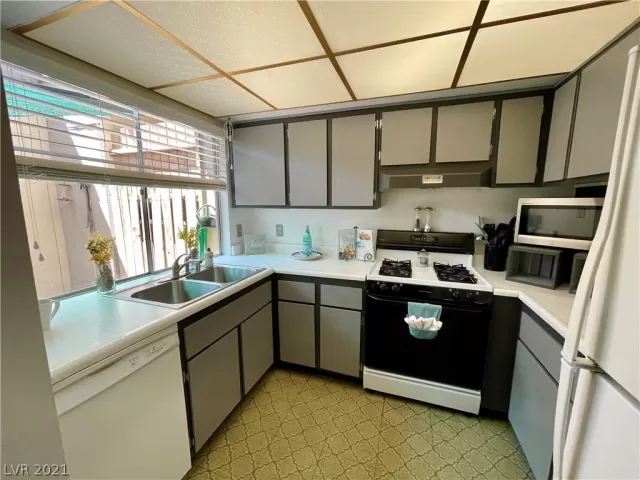 MLS: 2326391 Condo For Sale