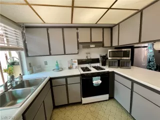 Photo #4: 2326391 Listing 