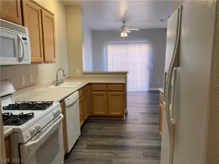 Photo #4: 2326416 Listing 