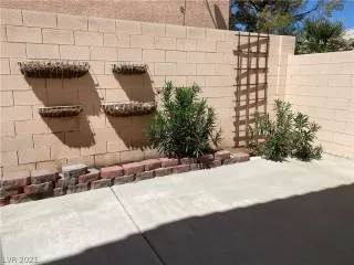 Photo #5: 2326416 Listing 