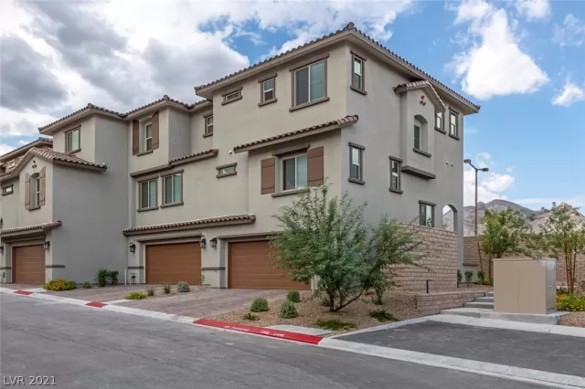 MLS: 2326448 Condo For Sale