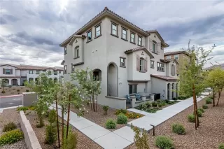 Photo #2: 2326448 Listing