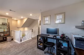 Photo #6: 2326448 Listing