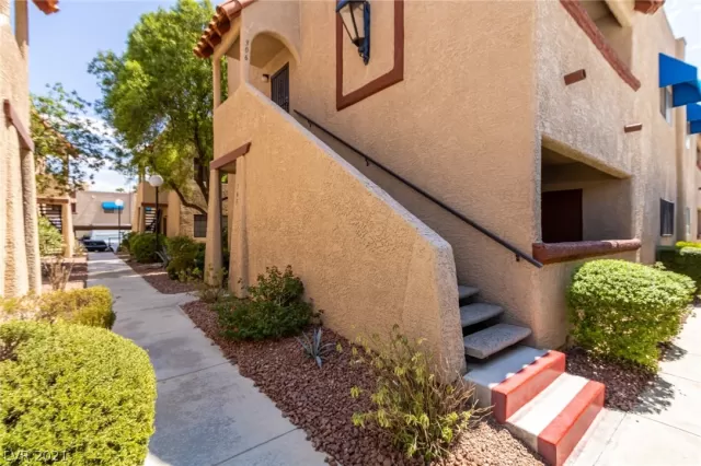 MLS: 2326489 Condo For Sale