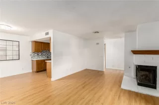 Photo #3: 2326489 Listing