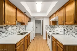 Photo #6: 2326489 Listing