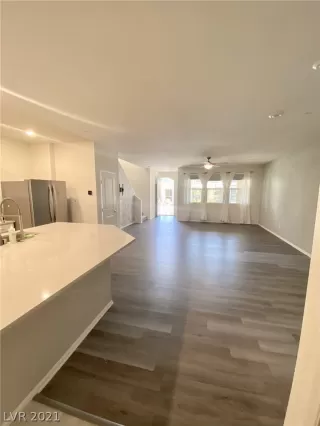 Photo #2: 2326498 Listing 