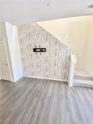 Photo #6: 2326498 Listing 