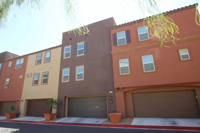 MLS: 2326508 Condo For Sale