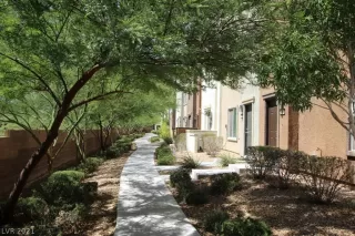 Photo #2: 2326508 Listing