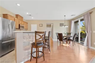 Photo #1: 2326511 Listing