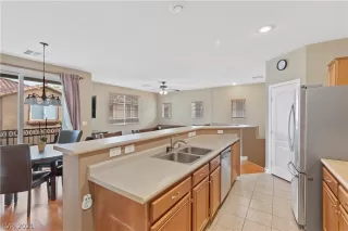 Photo #2: 2326511 Listing