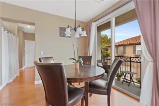 Photo #3: 2326511 Listing