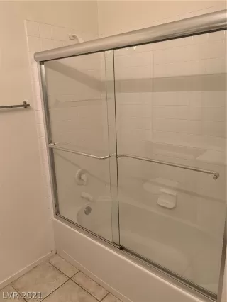 Photo #5: 2326516 Listing 