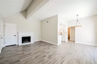 Photo #4: 2326539 Listing