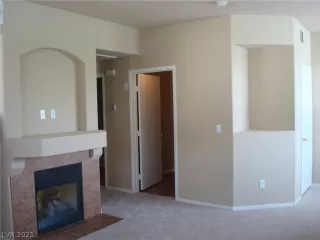 Photo #6: 2326540 Listing 