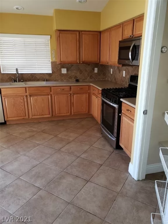 MLS: 2326550 Condo For Sale