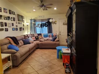 Photo #5: 2326550 Listing