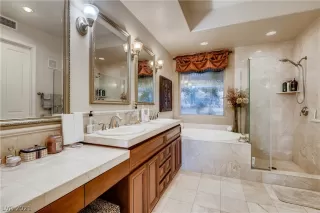 Photo #5: 2326564 Listing 