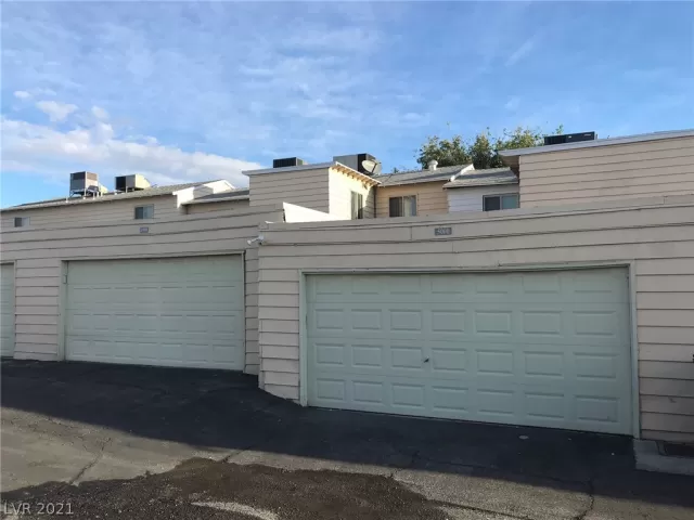 MLS: 2326568 Condo For Sale