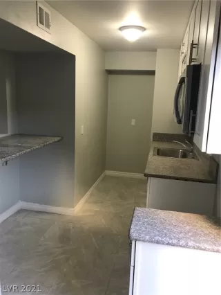 Photo #3: 2326568 Listing 