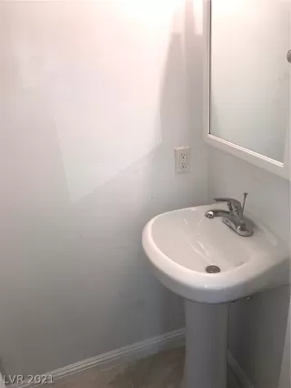 Photo #4: 2326568 Listing 