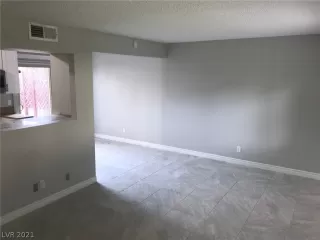 Photo #5: 2326568 Listing 