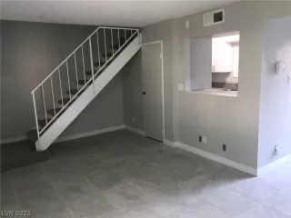 Photo #6: 2326568 Listing 