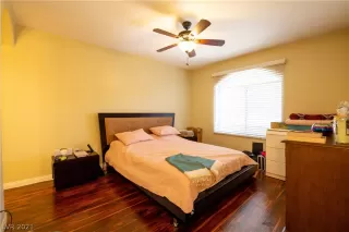 Photo #4: 2326581 Listing