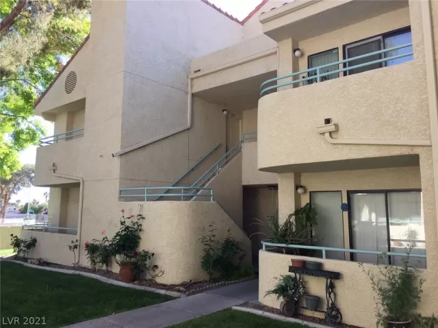 MLS: 2326610 Condo For Sale