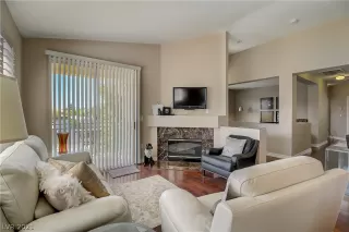 Photo #2: 2326611 Listing