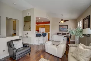 Photo #3: 2326611 Listing