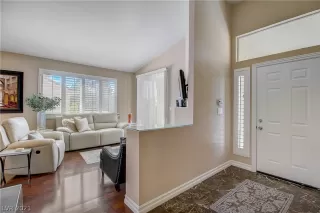 Photo #4: 2326611 Listing