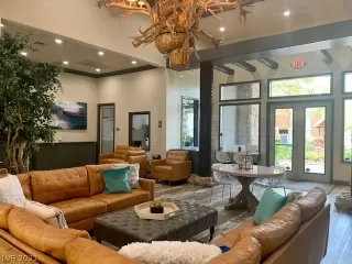 Photo #3: 2326622 Listing