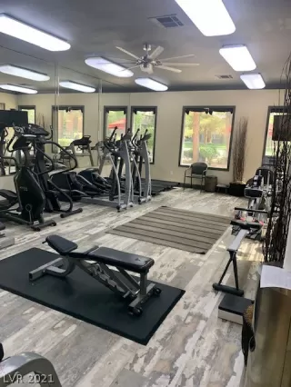 Photo #4: 2326622 Listing