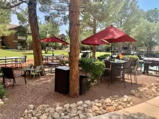 Photo #5: 2326622 Listing