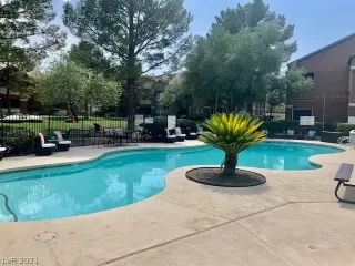 Photo #6: 2326622 Listing