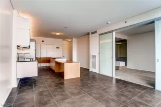 Photo #2: 2326642 Listing