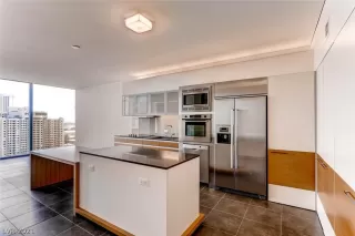 Photo #4: 2326642 Listing