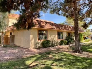 Photo #2: 2326675 Listing