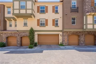 Photo #2: 2326714 Listing